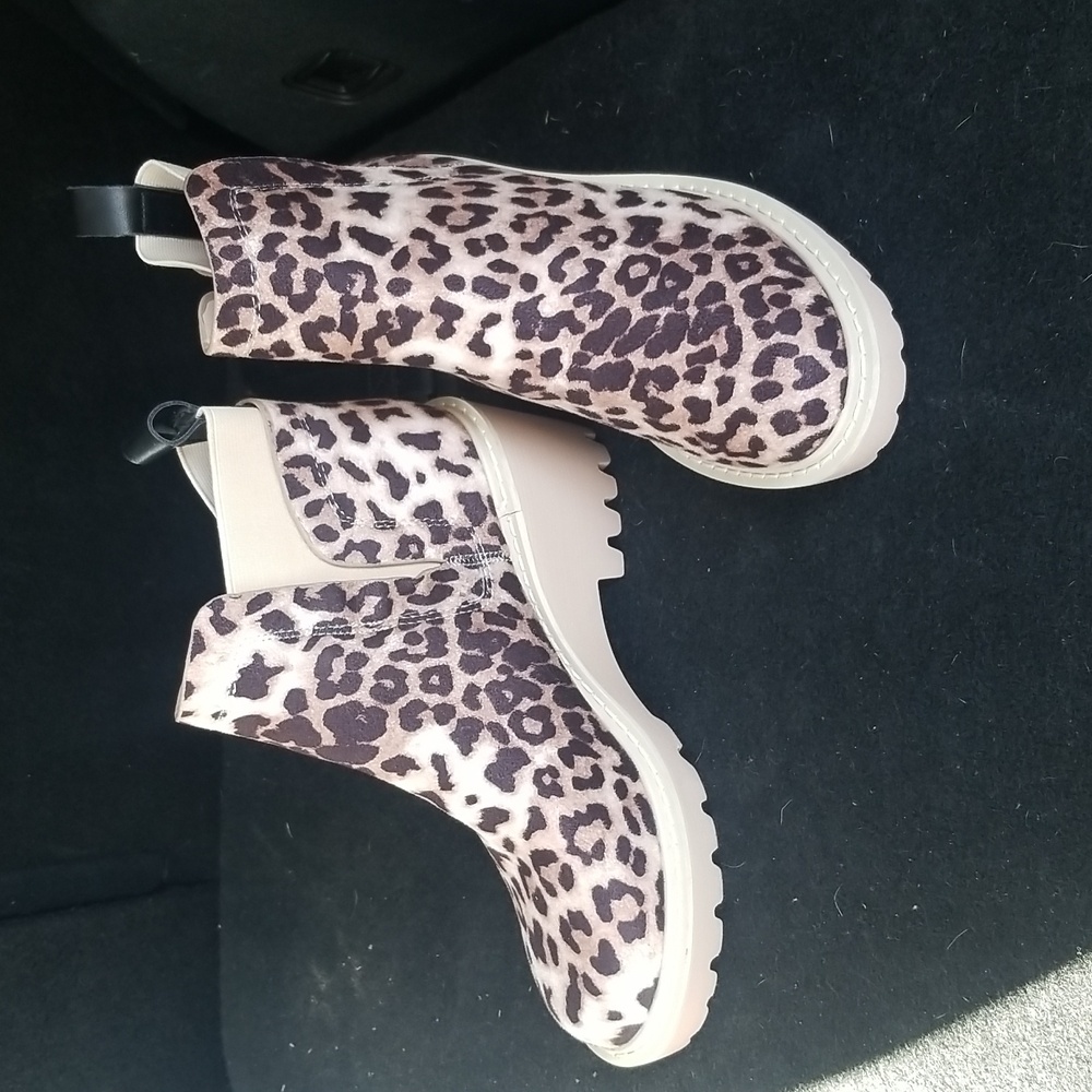 Womens leopard print booties